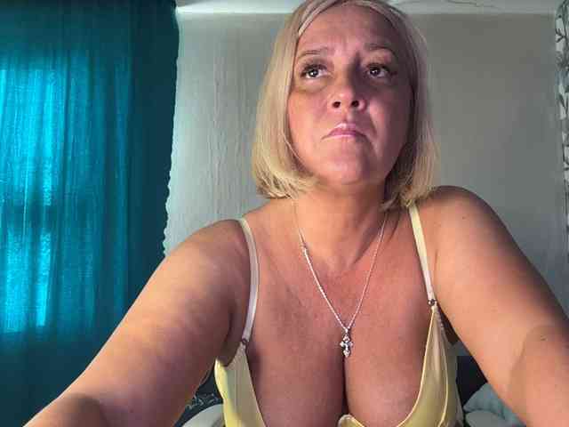 Eva-Bella webcam