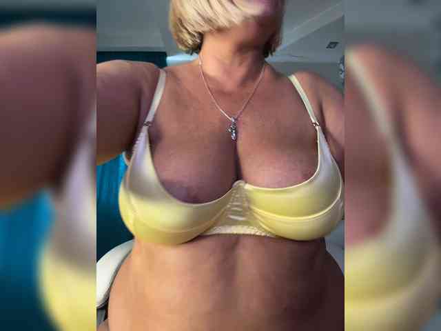 Eva-Bella webcam