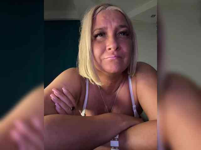 Eva-Bella webcam