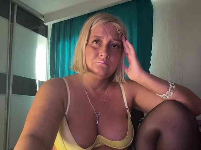 Eva-Bella webcam