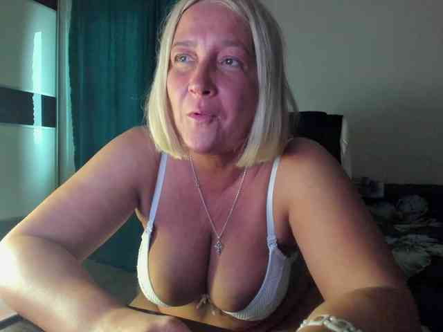 Eva-Bella webcam