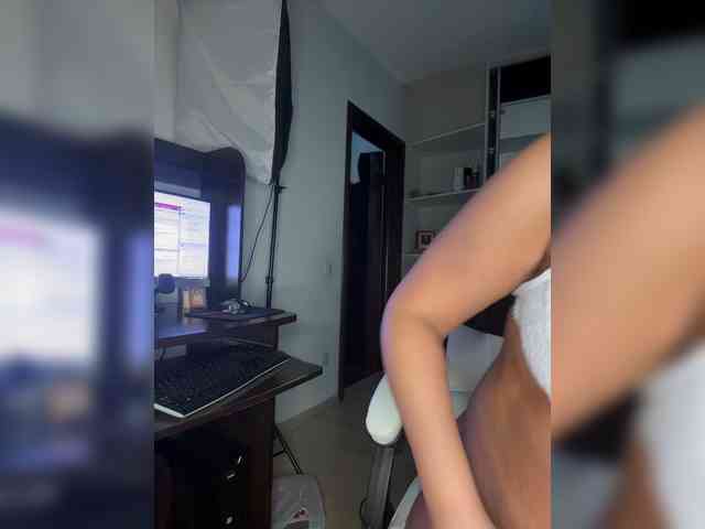 Eva-Bella webcam