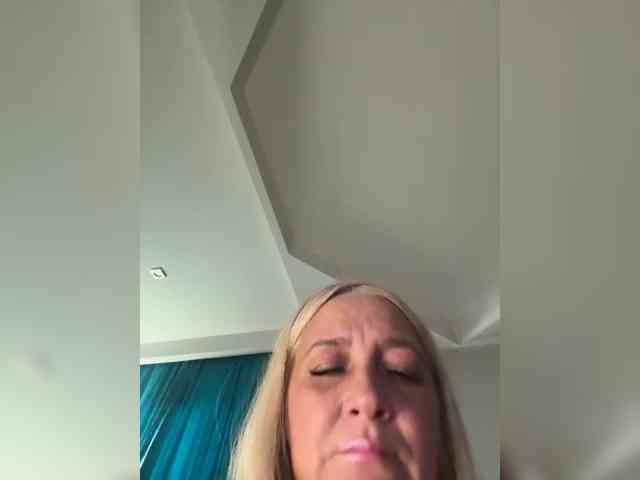 Eva-Bella webcam