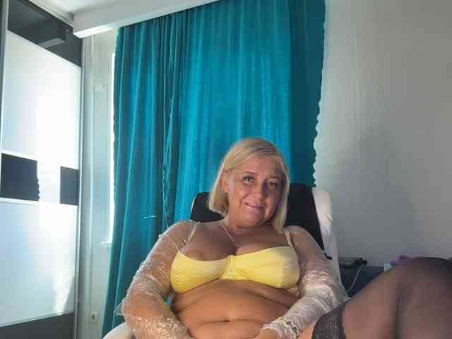 Eva-Bella webcam