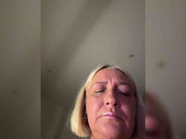 Eva-Bella webcam