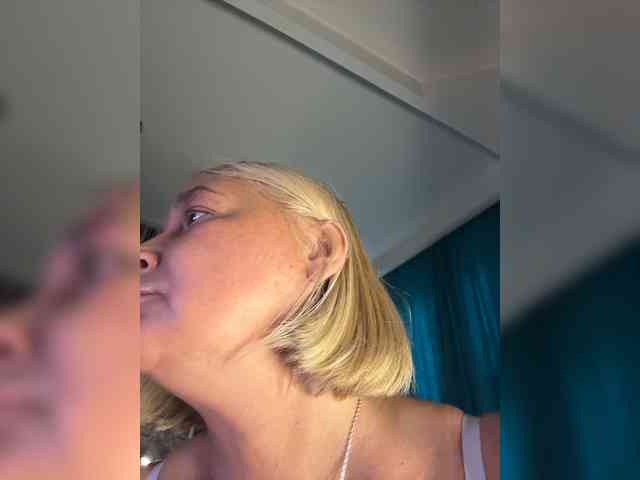 Eva-Bella webcam