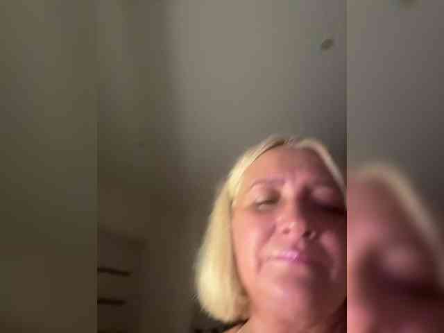 Eva-Bella webcam