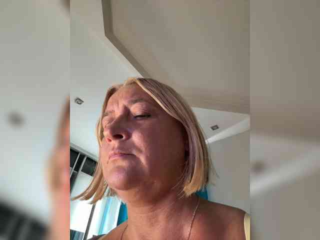 Eva-Bella webcam