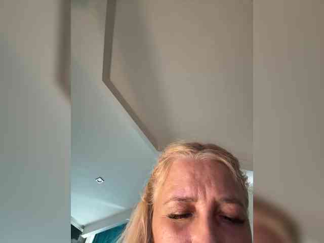Eva-Bella webcam