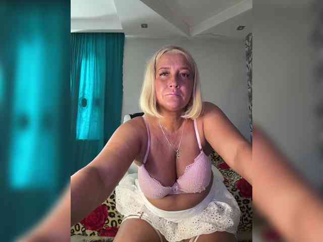 Eva-Bella webcam