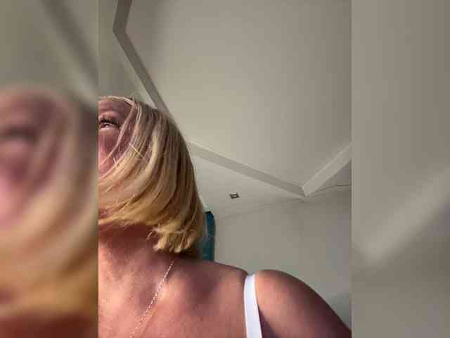 Eva-Bella webcam
