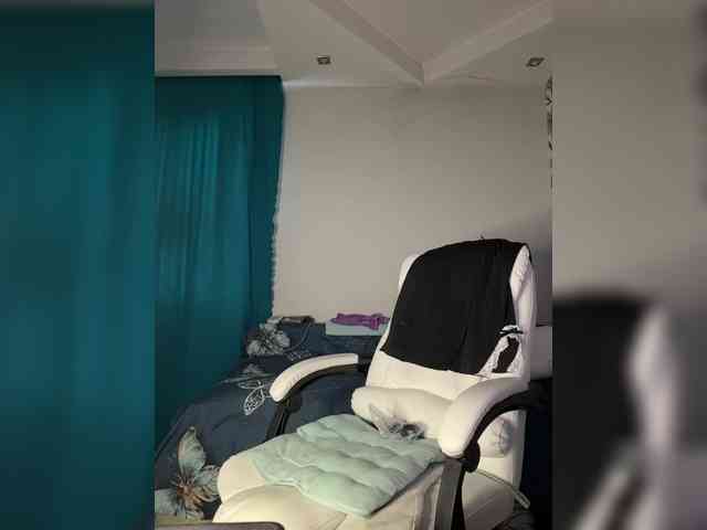Eva-Bella webcam