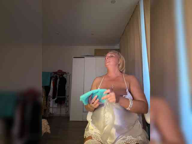 Eva-Bella webcam