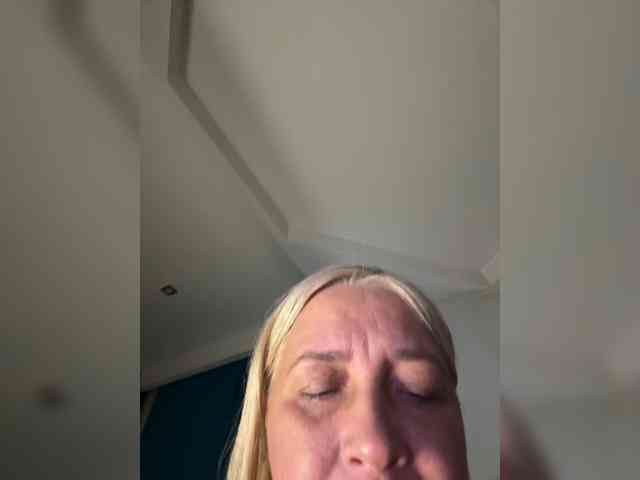 Eva-Bella webcam