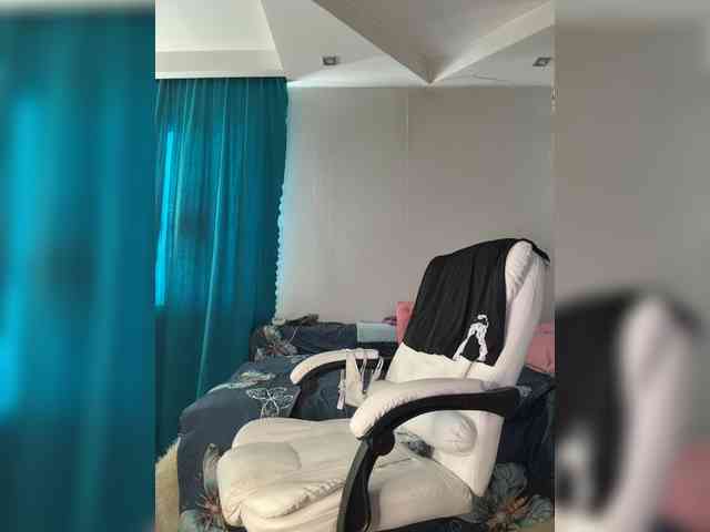 Eva-Bella webcam