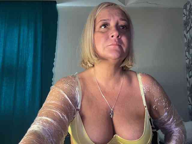 Eva-Bella webcam