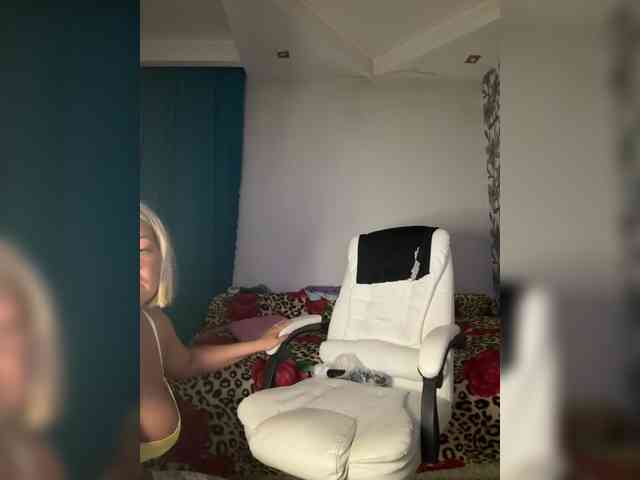 Eva-Bella webcam