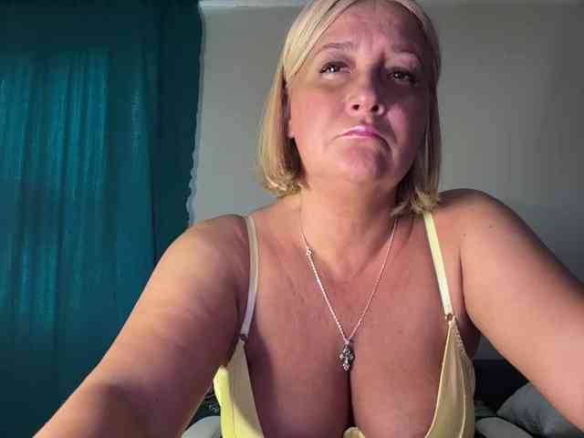 Eva-Bella webcam