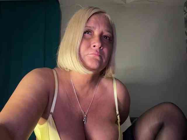 Eva-Bella webcam