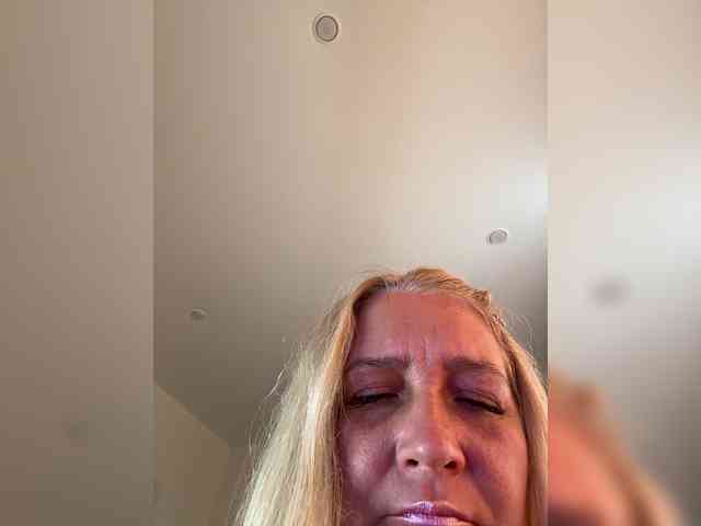 Eva-Bella webcam