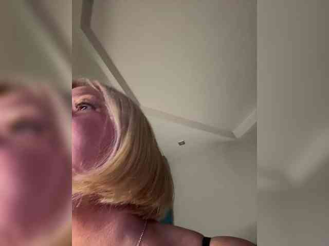Eva-Bella webcam