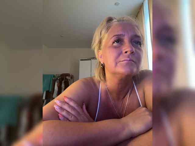 Eva-Bella webcam