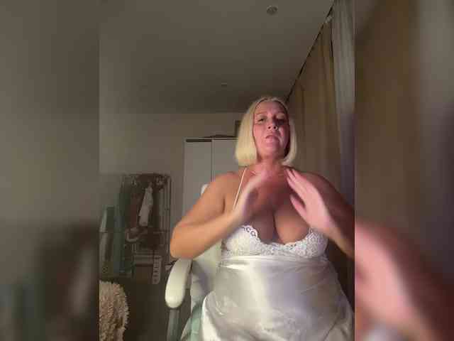 Eva-Bella webcam