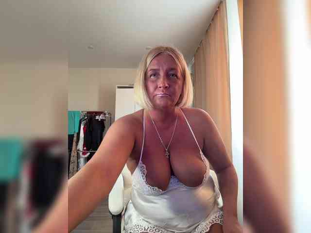 Eva-Bella webcam