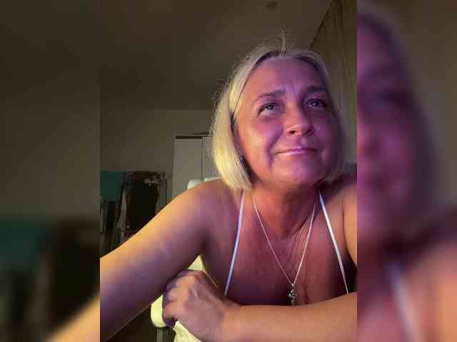 Eva-Bella webcam