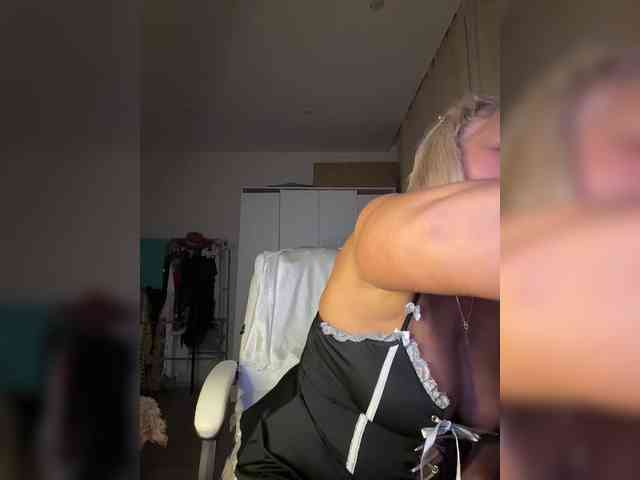 Eva-Bella webcam