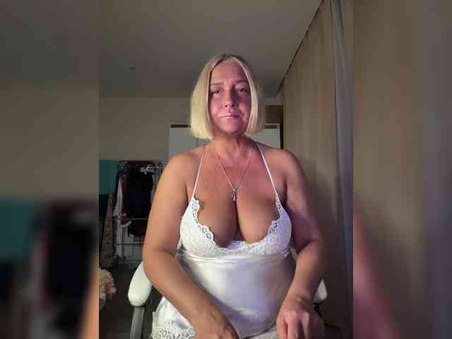 Eva-Bella webcam