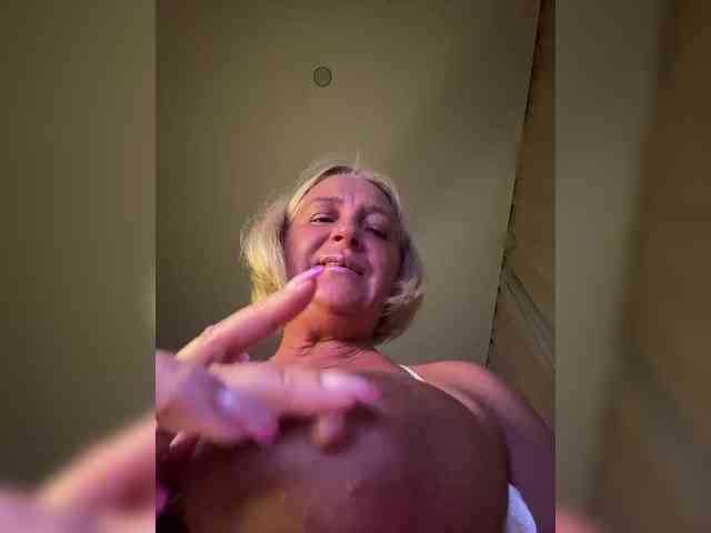 Eva-Bella webcam