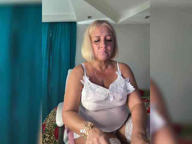 Eva-Bella webcam