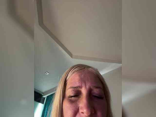 Eva-Bella webcam