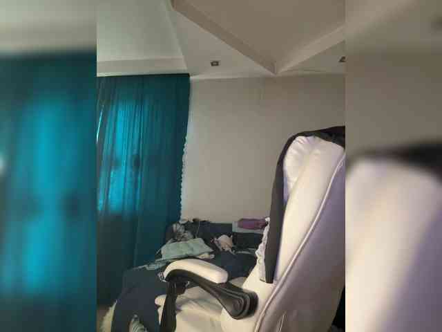 Eva-Bella webcam
