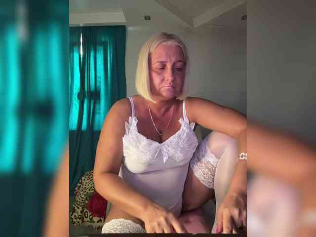 Eva-Bella webcam