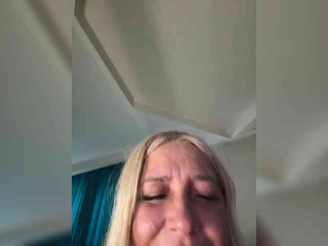 Eva-Bella webcam