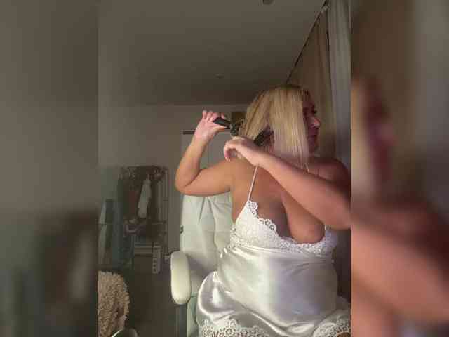 Eva-Bella webcam