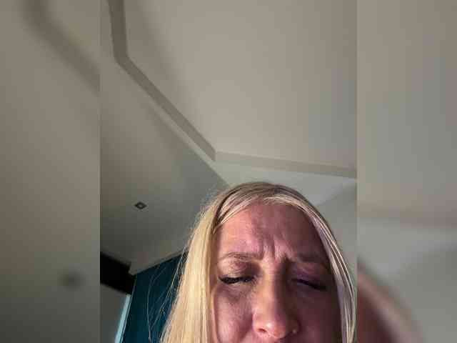 Eva-Bella webcam