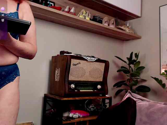 Karen_Roux webcam
