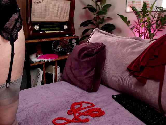 Karen_Roux webcam