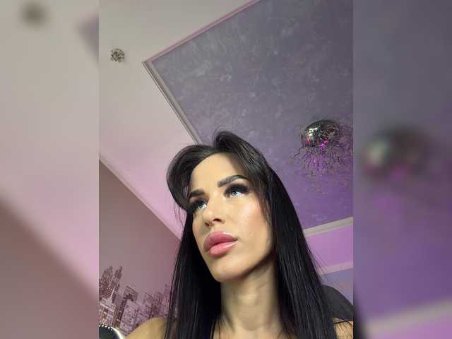 Hotgirlanasta live cam on BongaCams
