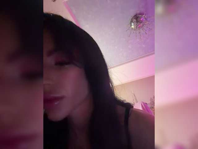Hotgirlanasta live cam on BongaCams