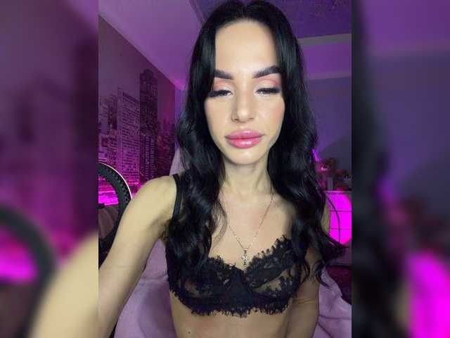 le modèle StacyPeach est en webcam porno dans un show sur le site bongacams, il possède les tags suivants: White/Caucasian,Brunette,Shaved