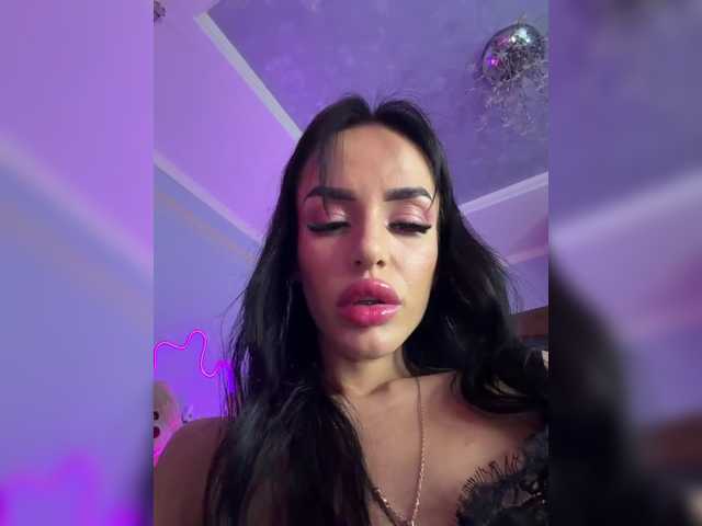 Hotgirlanasta live cam on BongaCams