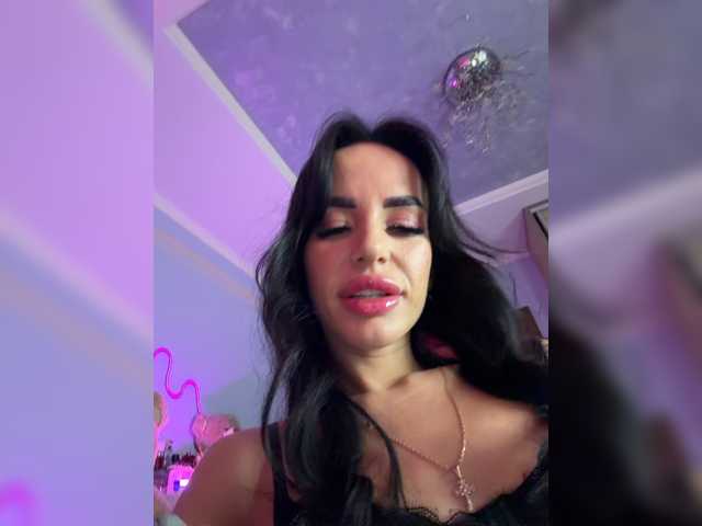 Hotgirlanasta live cam on BongaCams