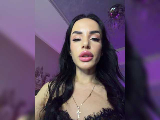 Hotgirlanasta live cam on BongaCams