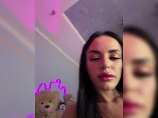 Hotgirlanasta live cam on BongaCams