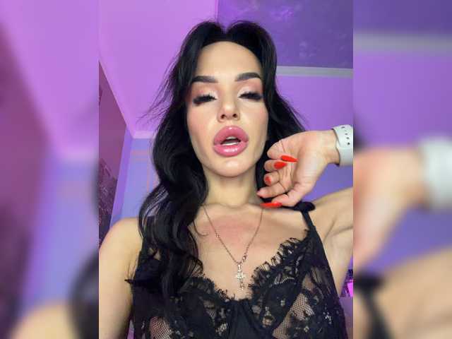 Hotgirlanasta live cam on BongaCams