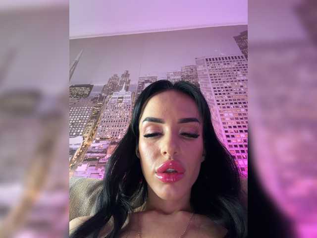 Hotgirlanasta live cam on BongaCams